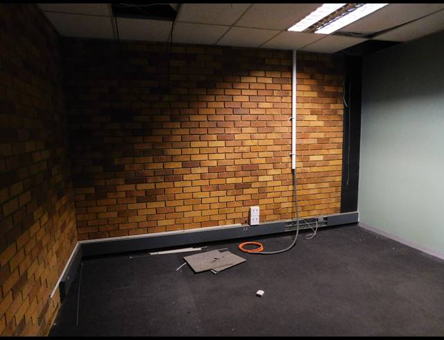 2,000M² OFFICE TO LET IN FERNDALE